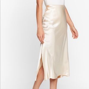 Nasty gal - High Waisted Satin Side Split Midi Skirt size 0! NEW WITH TAGS